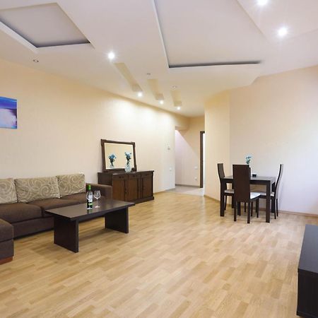 Am Apartments 5 耶烈万 外观 照片