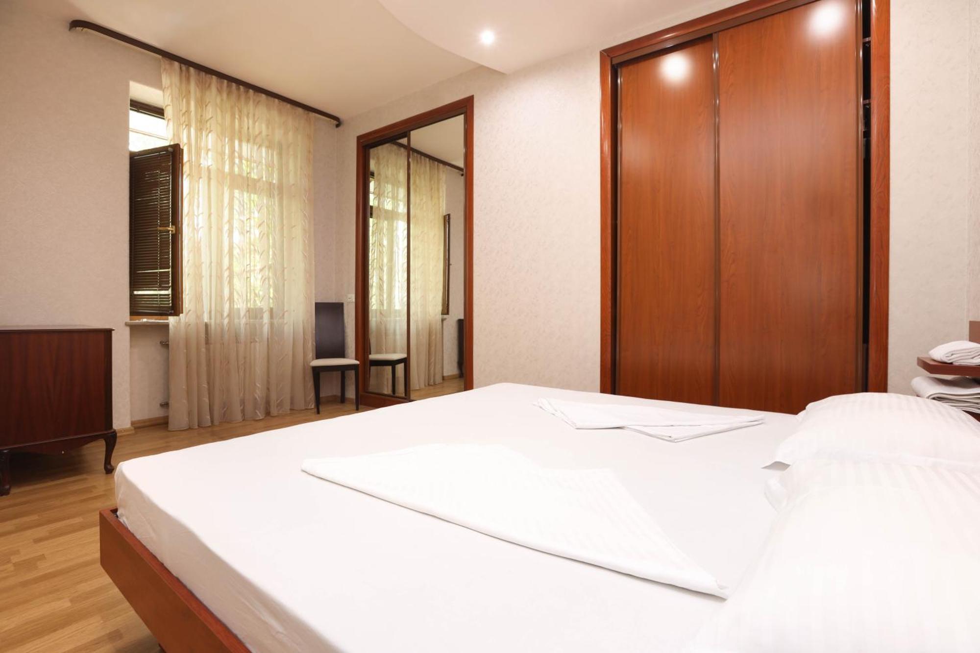 Am Apartments 5 耶烈万 外观 照片
