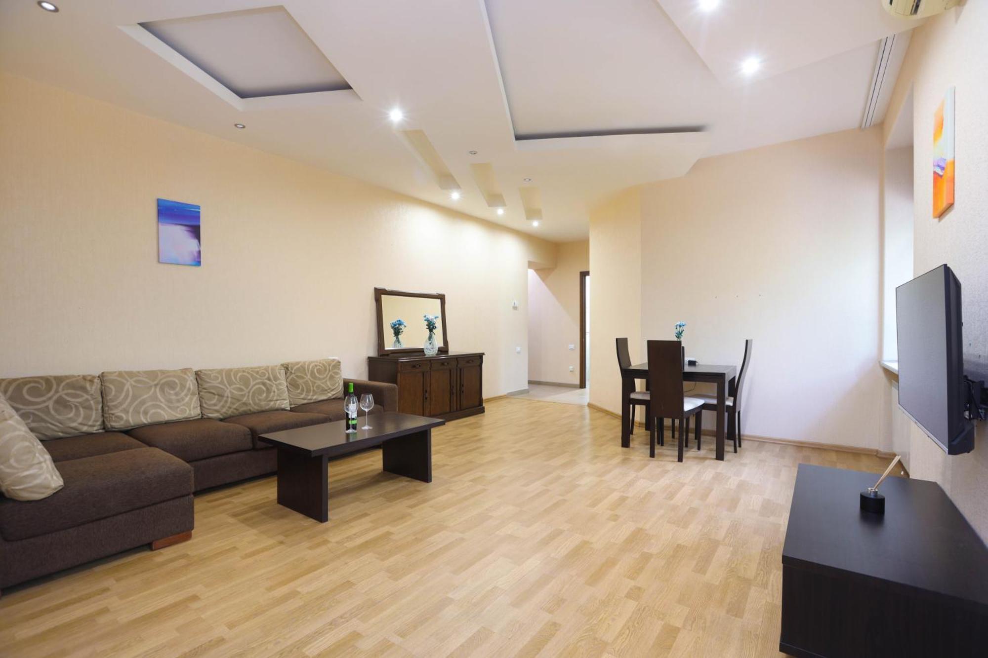 Am Apartments 5 耶烈万 外观 照片