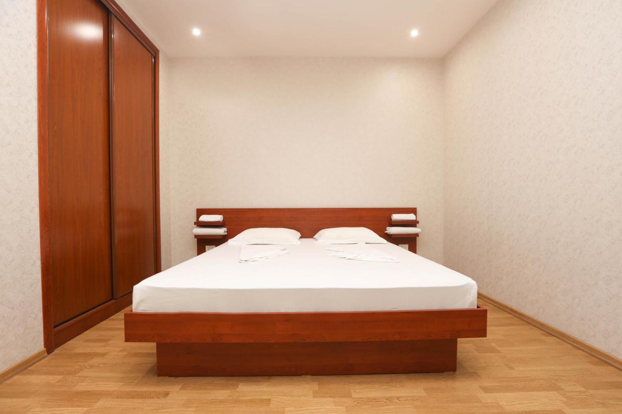 Am Apartments 5 耶烈万 外观 照片