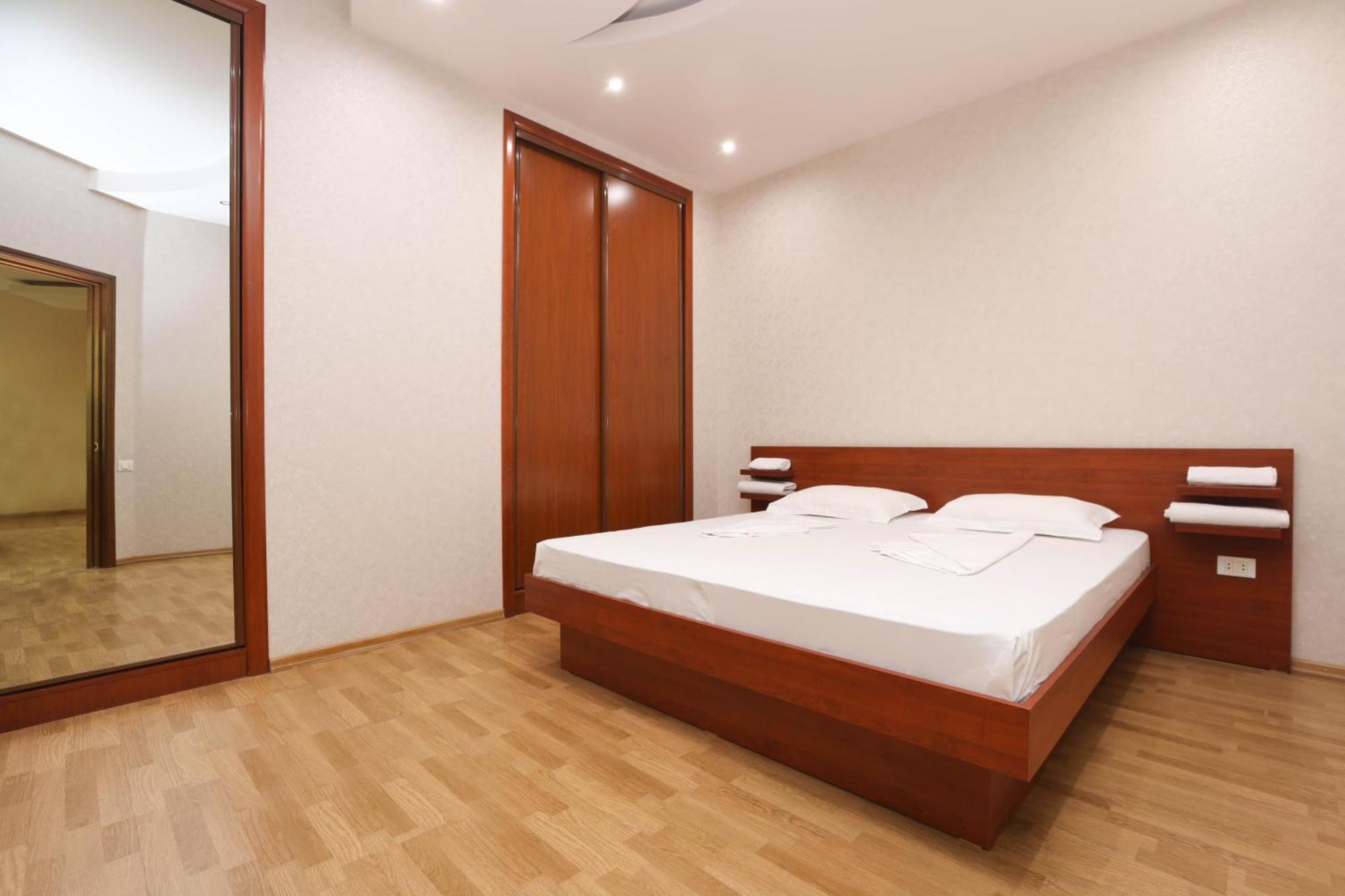 Am Apartments 5 耶烈万 外观 照片