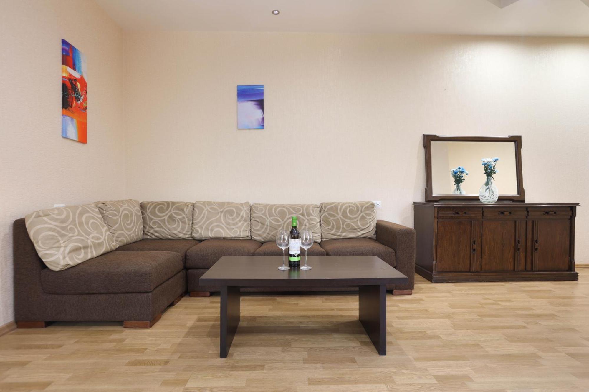 Am Apartments 5 耶烈万 外观 照片